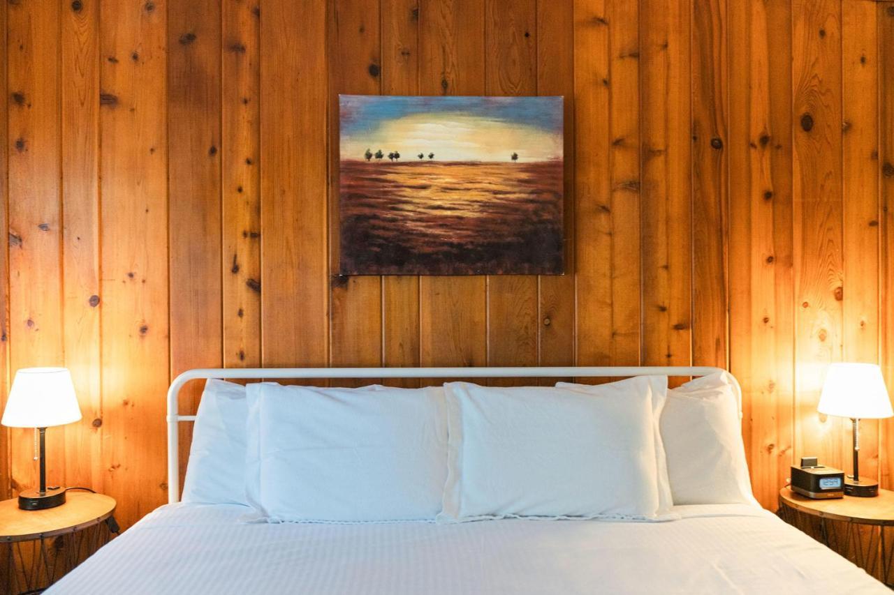 Whispering Winds Motel Auburn Buitenkant foto