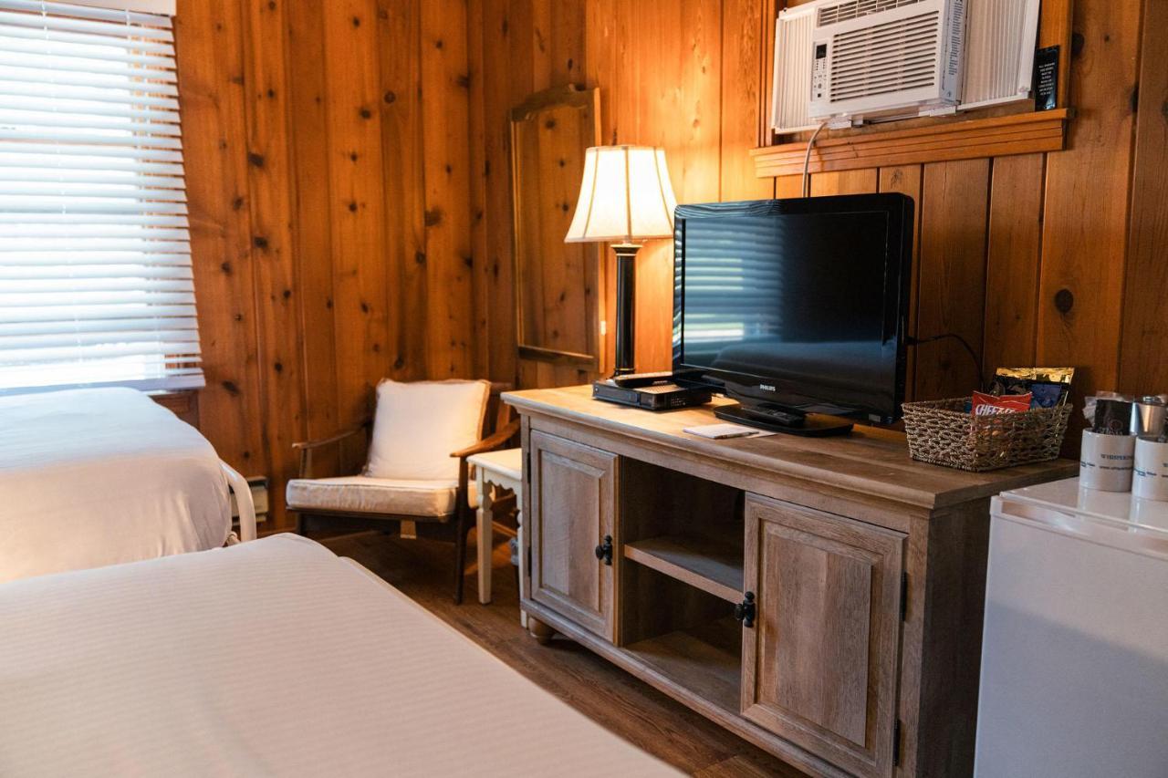 Whispering Winds Motel Auburn Buitenkant foto
