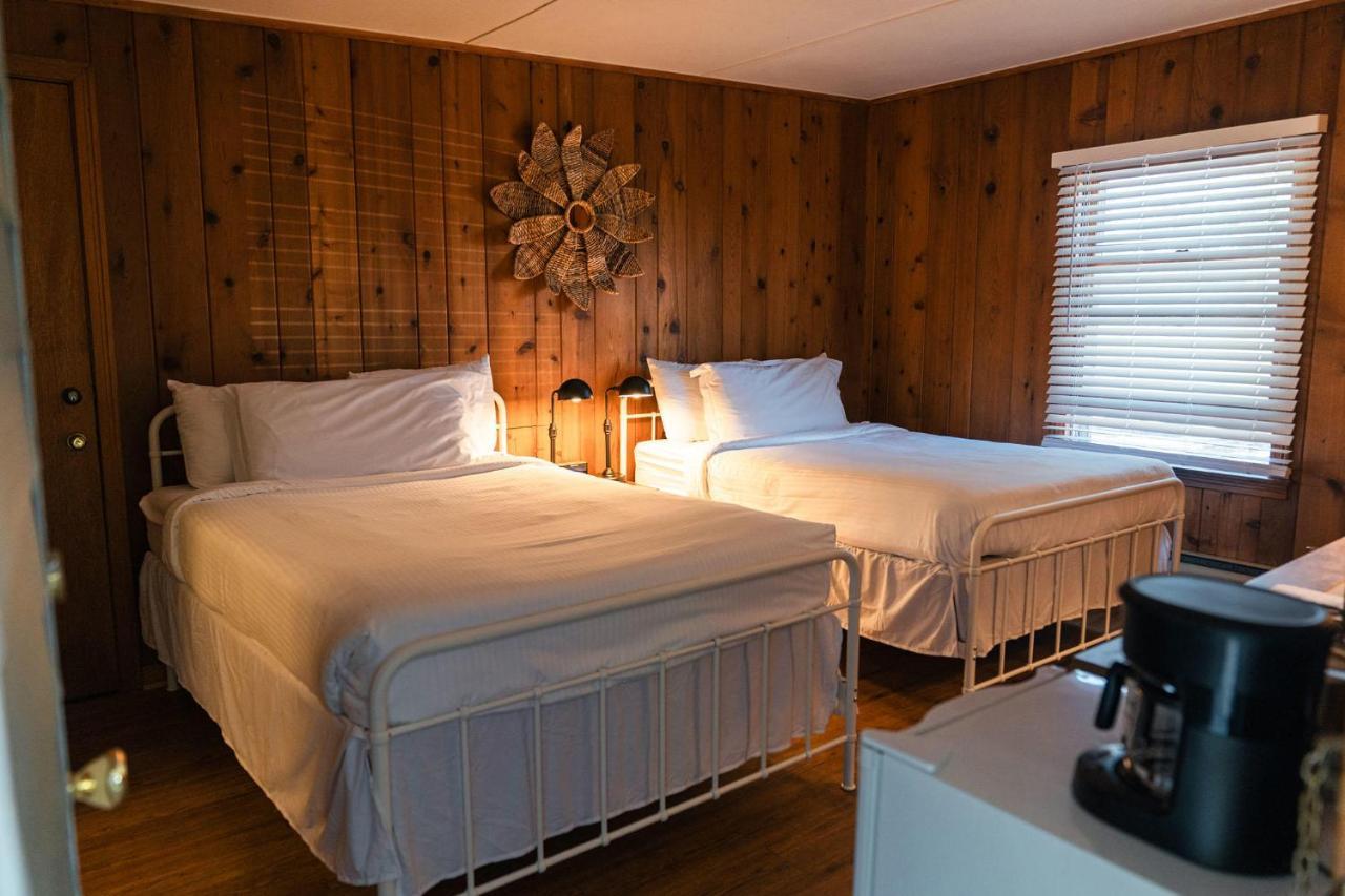 Whispering Winds Motel Auburn Buitenkant foto
