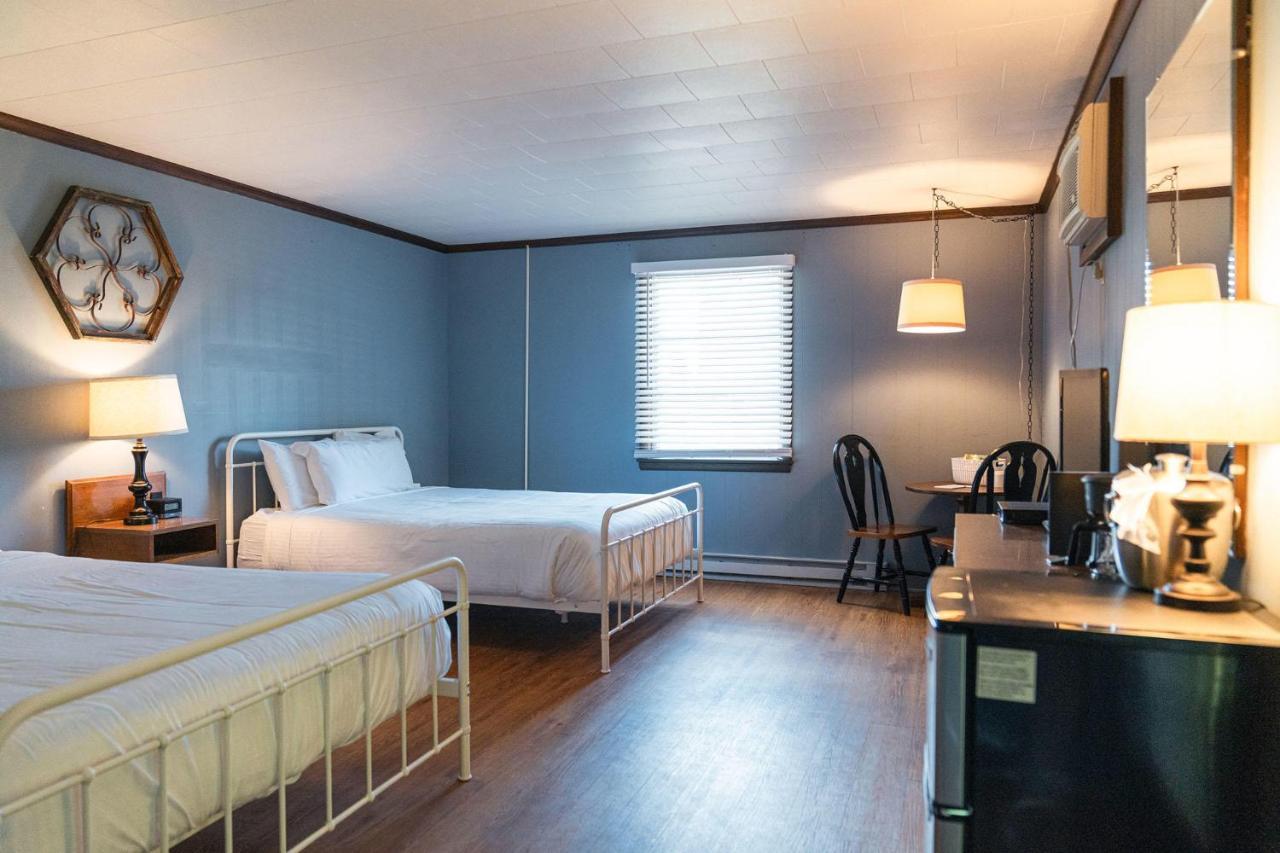 Whispering Winds Motel Auburn Buitenkant foto