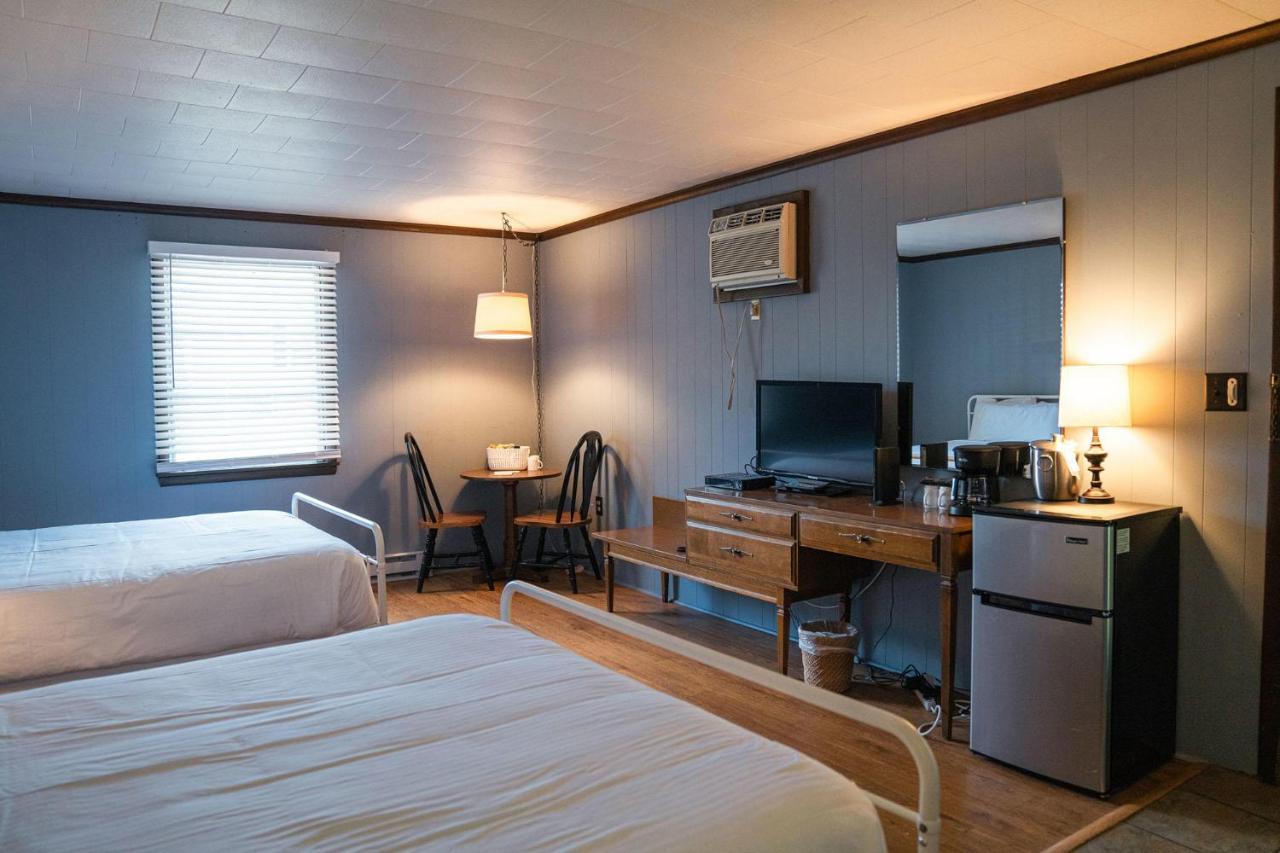 Whispering Winds Motel Auburn Buitenkant foto