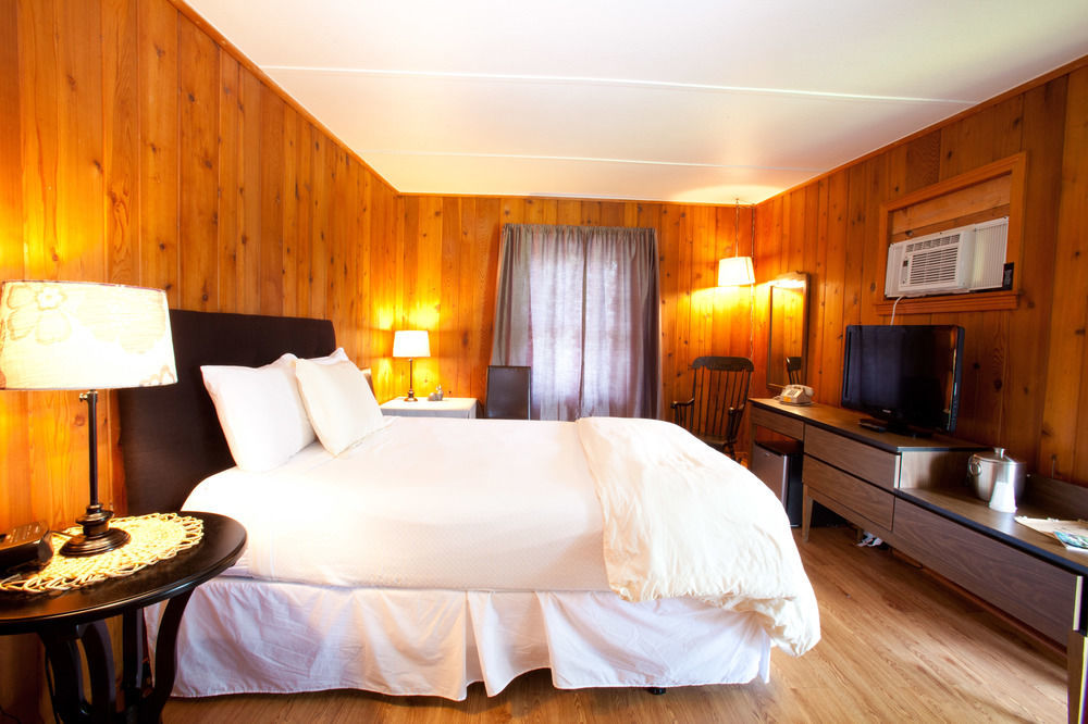 Whispering Winds Motel Auburn Buitenkant foto